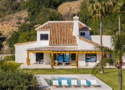 LUJOSA VILLA RODEADA DE NATURALEZA EN VENTA EN ESTEPONA HILLS
