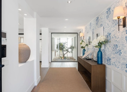 EXQUISITA VILLA EN PRIMERA LÍNEA DE GOLF EN VENTA EN LOS NARANJOS