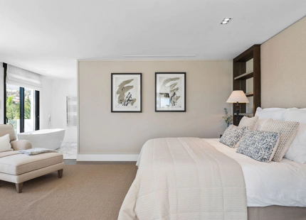 EXQUISITA VILLA EN PRIMERA LÍNEA DE GOLF EN VENTA EN LOS NARANJOS