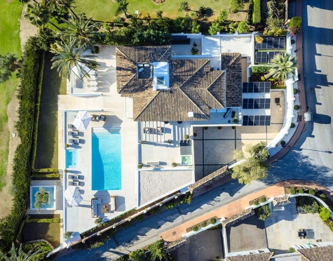 Villa en venta en Los Naranjos Golf, Nueva Andalucia