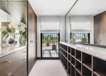 EXQUISITA VILLA EN PRIMERA LÍNEA DE GOLF EN VENTA EN LOS NARANJOS