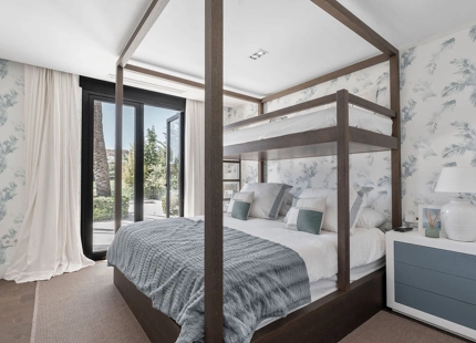 EXQUISITA VILLA EN PRIMERA LÍNEA DE GOLF EN VENTA EN LOS NARANJOS