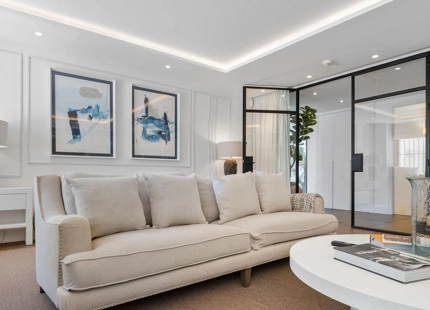 EXQUISITA VILLA EN PRIMERA LÍNEA DE GOLF EN VENTA EN LOS NARANJOS
