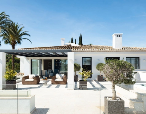 Villa en venta en Los Naranjos Golf, Nueva Andalucia