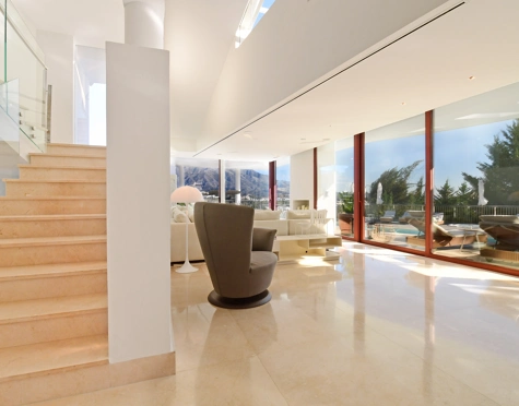 Villa for sale in Nueva Andalucia, Marbella