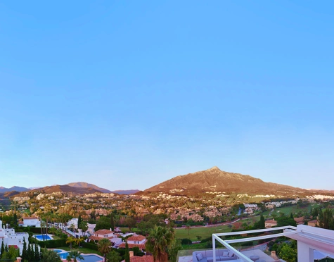Villa for sale in Nueva Andalucia, Marbella