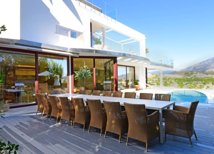 EXCEPCIONAL VILLA DE LUJO DE 7 DORMITORIOS EN VENTA EN NUEVA ANDALUCÍA