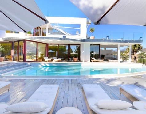 Villa for sale in Nueva Andalucia, Marbella