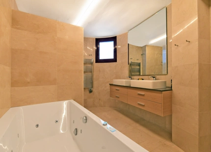 EXCEPCIONAL VILLA DE LUJO DE 7 DORMITORIOS EN VENTA EN NUEVA ANDALUCÍA