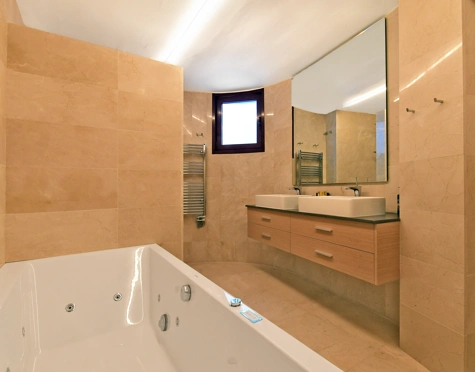 Villa for sale in Nueva Andalucia, Marbella