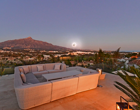 Villa for sale in Nueva Andalucia, Marbella