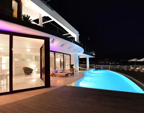 Villa for sale in Nueva Andalucia, Marbella
