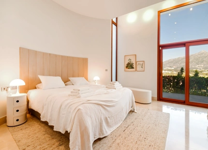 EXCEPCIONAL VILLA DE LUJO DE 7 DORMITORIOS EN VENTA EN NUEVA ANDALUCÍA