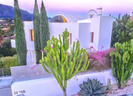 EXCEPCIONAL VILLA DE LUJO DE 7 DORMITORIOS EN VENTA EN NUEVA ANDALUCÍA