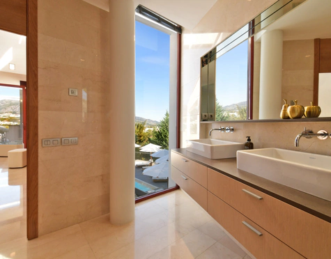 Villa for sale in Nueva Andalucia, Marbella