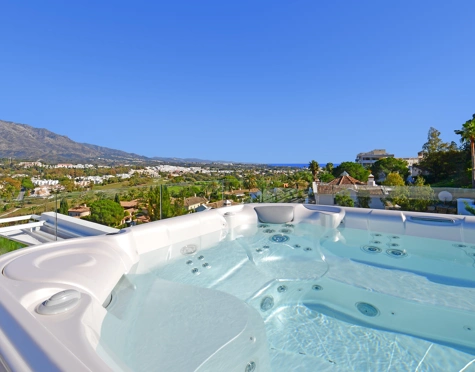 Villa for sale in Nueva Andalucia, Marbella