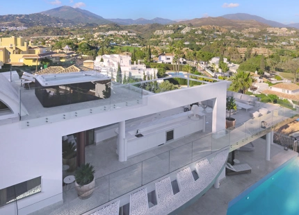 EXCEPCIONAL VILLA DE LUJO DE 7 DORMITORIOS EN VENTA EN NUEVA ANDALUCÍA