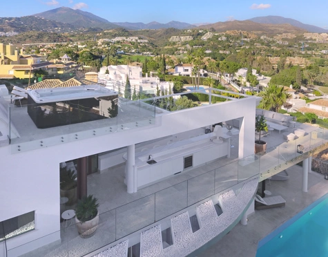 Villa for sale in Nueva Andalucia, Marbella