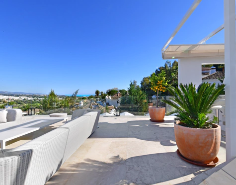 Villa for sale in Nueva Andalucia, Marbella