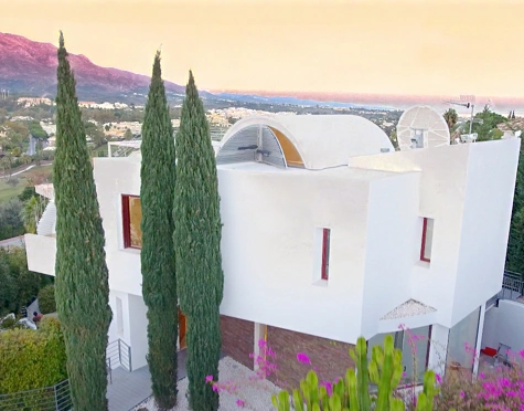 Villa for sale in Nueva Andalucia, Marbella