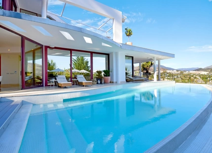 EXCEPCIONAL VILLA DE LUJO DE 7 DORMITORIOS EN VENTA EN NUEVA ANDALUCÍA