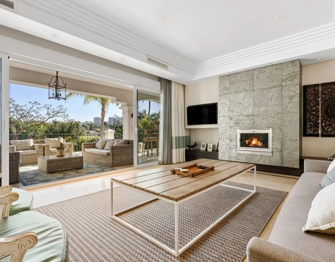 Villa for sale in Las Brisas, Nueva Andalucia