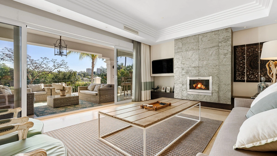 Villa for sale in Las Brisas, Nueva Andalucia