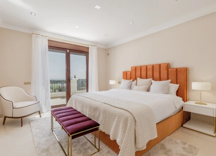 STUNNING 11-BEDROOM LUXURY VILLA WITH PANORAMIC SEA VIEWS IN PARAISO ALTO