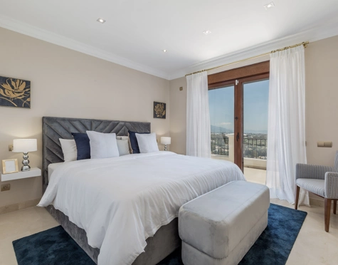 Villa en venta en Paraiso Alto, Benahavis