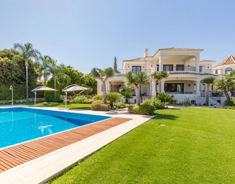 Villa for sale in Paraiso Alto, Benahavis