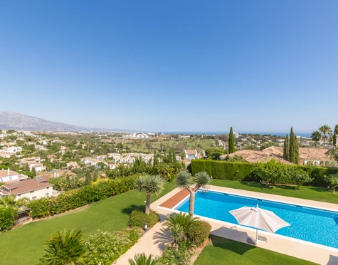 Villa en venta en Paraiso Alto, Benahavis