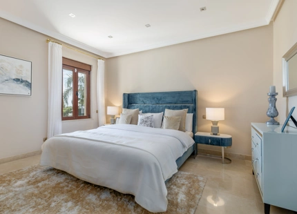 STUNNING 11-BEDROOM LUXURY VILLA WITH PANORAMIC SEA VIEWS IN PARAISO ALTO