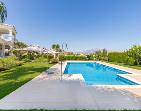 Villa en venta en Paraiso Alto, Benahavis