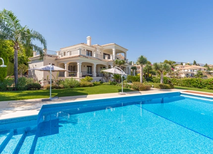 STUNNING 11-BEDROOM LUXURY VILLA WITH PANORAMIC SEA VIEWS IN PARAISO ALTO