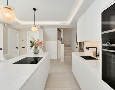 Town House for sale in Altos del Rodeo, Nueva Andalucia