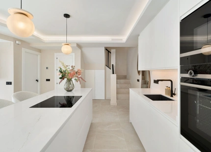 LUXURIOUS 3-BEDROOM TOWNHOUSE WITH STUNNING ROOF TERRACE IN ALTOS DEL RODEO