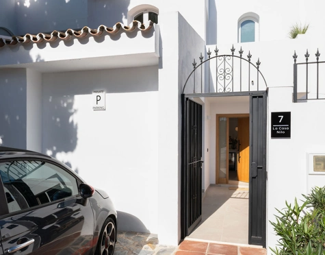 Town House for sale in Altos del Rodeo, Nueva Andalucia