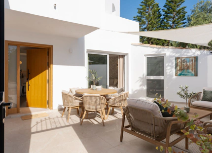 LUXURIOUS 3-BEDROOM TOWNHOUSE WITH STUNNING ROOF TERRACE IN ALTOS DEL RODEO