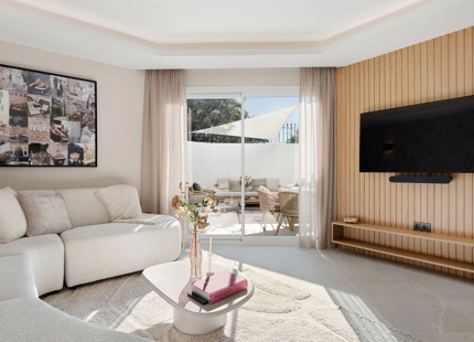 LUXURIOUS 3-BEDROOM TOWNHOUSE WITH STUNNING ROOF TERRACE IN ALTOS DEL RODEO