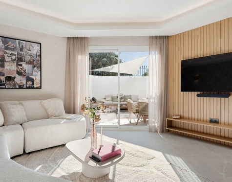 Town House for sale in Altos del Rodeo, Nueva Andalucia