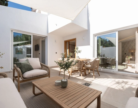 Town House for sale in Altos del Rodeo, Nueva Andalucia