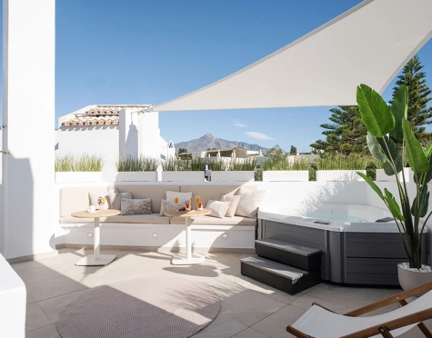 Town House for sale in Altos del Rodeo, Nueva Andalucia