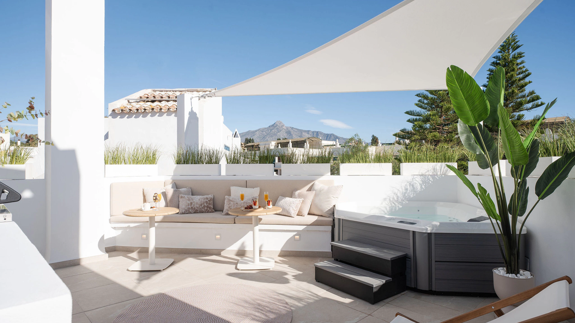 Town House for sale in Altos del Rodeo, Nueva Andalucia