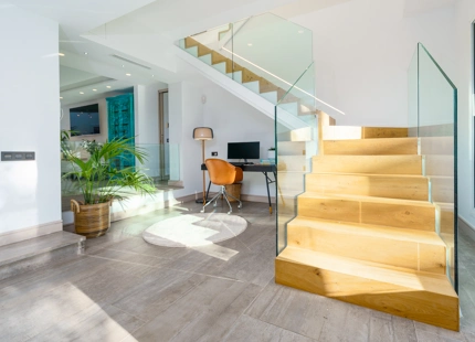 EXQUISITA VILLA DE LUJO EN VENTA EN NUEVA ANDALUCÍA CON CARACTERÍSTICAS MODERNAS