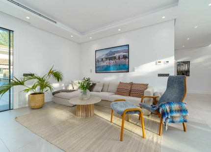 EXQUISITA VILLA DE LUJO EN VENTA EN NUEVA ANDALUCÍA CON CARACTERÍSTICAS MODERNAS