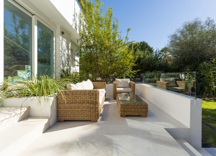 EXQUISITA VILLA DE LUJO EN VENTA EN NUEVA ANDALUCÍA CON CARACTERÍSTICAS MODERNAS