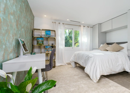 EXQUISITA VILLA DE LUJO EN VENTA EN NUEVA ANDALUCÍA CON CARACTERÍSTICAS MODERNAS