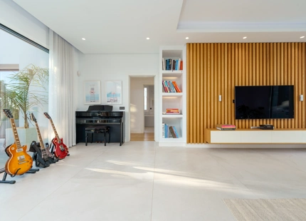 EXQUISITA VILLA DE LUJO EN VENTA EN NUEVA ANDALUCÍA CON CARACTERÍSTICAS MODERNAS