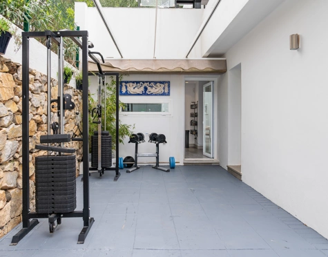 Villa en venta en Nueva Andalucia, Marbella