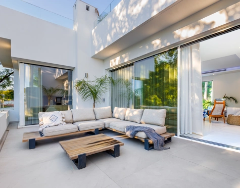 Villa en venta en Nueva Andalucia, Marbella